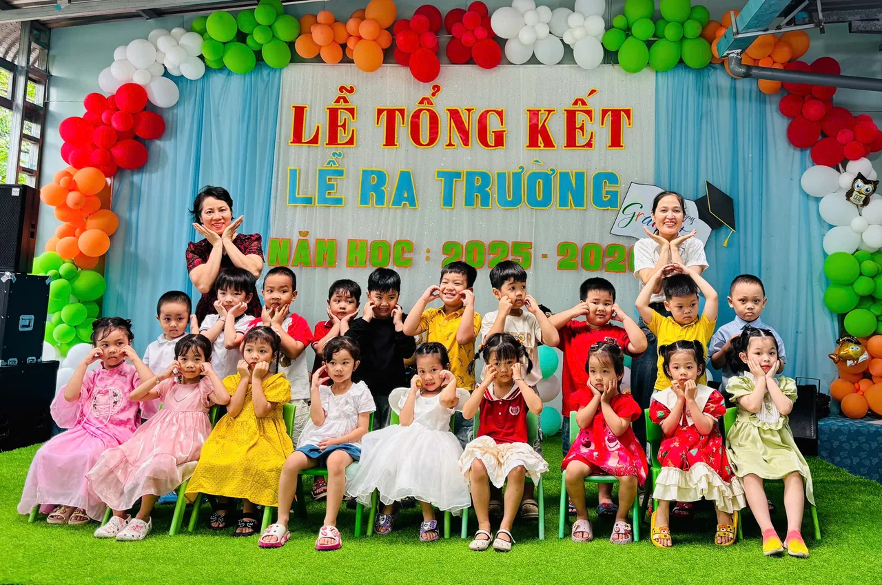 Múa tốt nghiệp mầm non