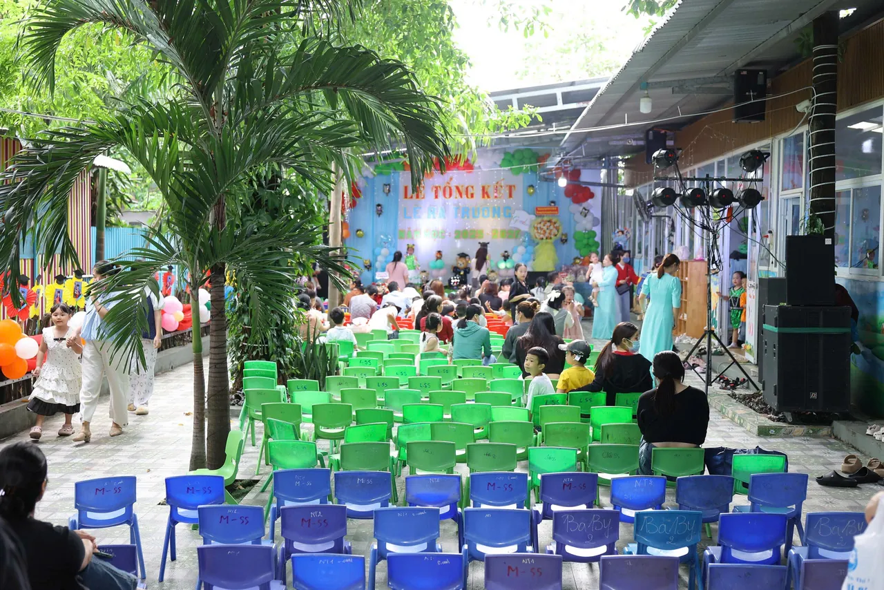 Sân khấu lễ bế giảng